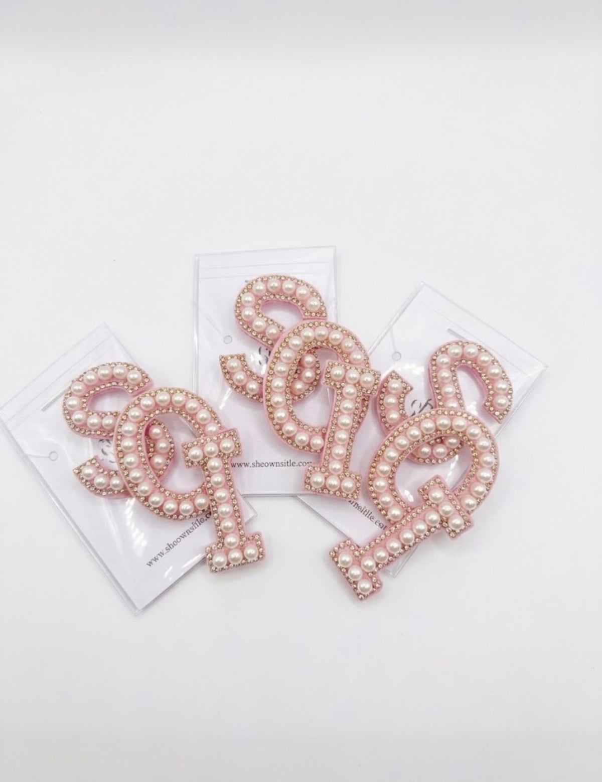 Breast cancer awareness brooch
